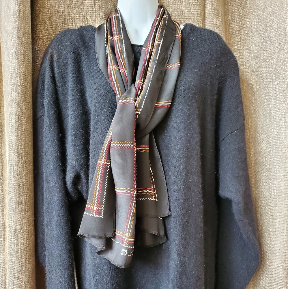 Scarf: vintage Anne Klein 1980s